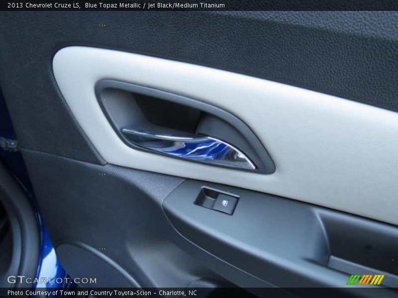 Blue Topaz Metallic / Jet Black/Medium Titanium 2013 Chevrolet Cruze LS