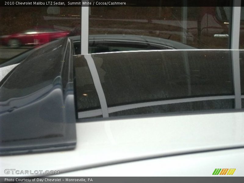 Summit White / Cocoa/Cashmere 2010 Chevrolet Malibu LTZ Sedan