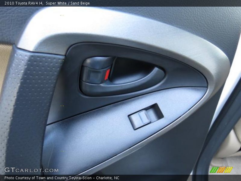 Super White / Sand Beige 2010 Toyota RAV4 I4