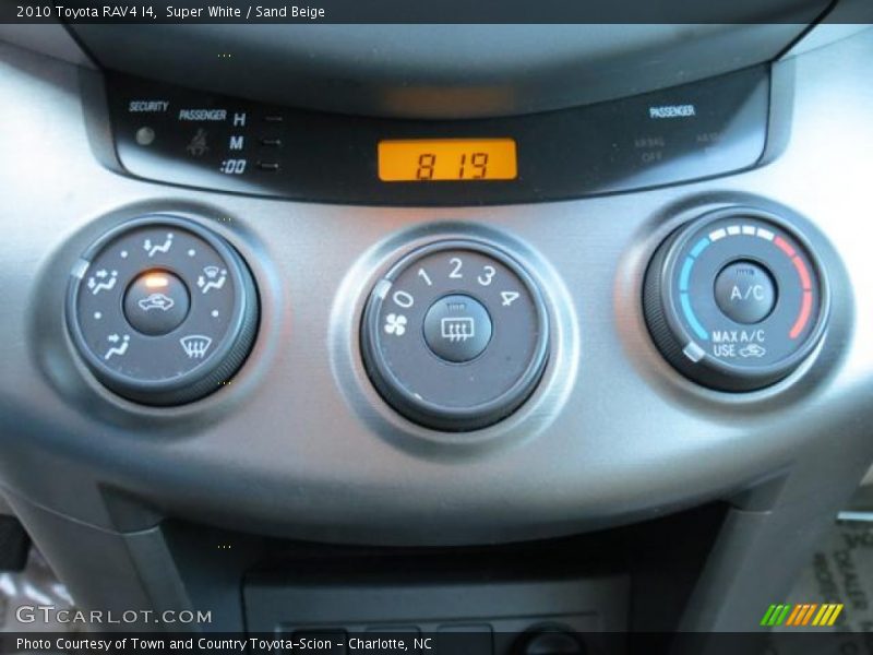 Super White / Sand Beige 2010 Toyota RAV4 I4