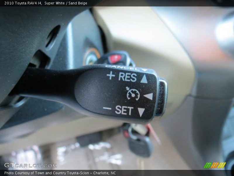 Super White / Sand Beige 2010 Toyota RAV4 I4