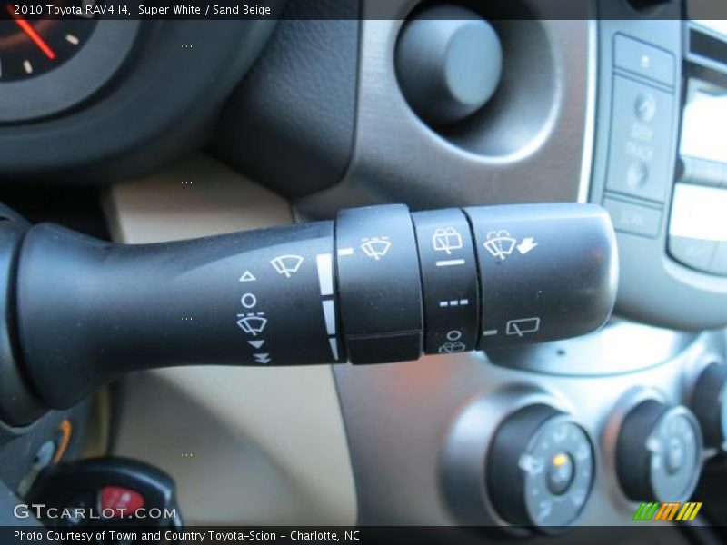 Super White / Sand Beige 2010 Toyota RAV4 I4