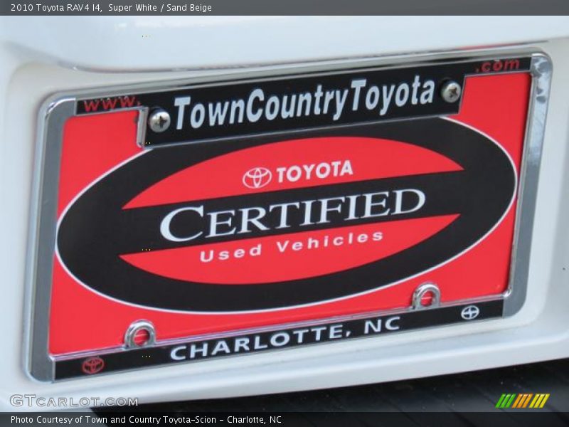 Super White / Sand Beige 2010 Toyota RAV4 I4