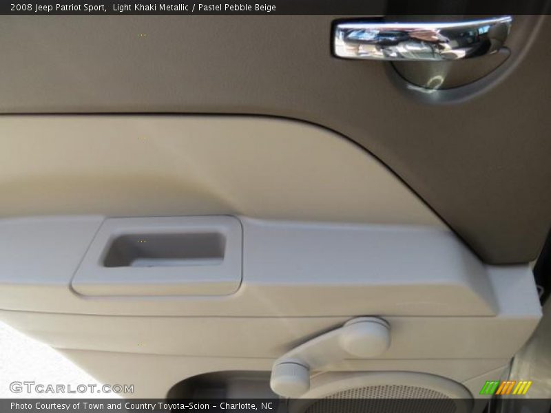 Light Khaki Metallic / Pastel Pebble Beige 2008 Jeep Patriot Sport