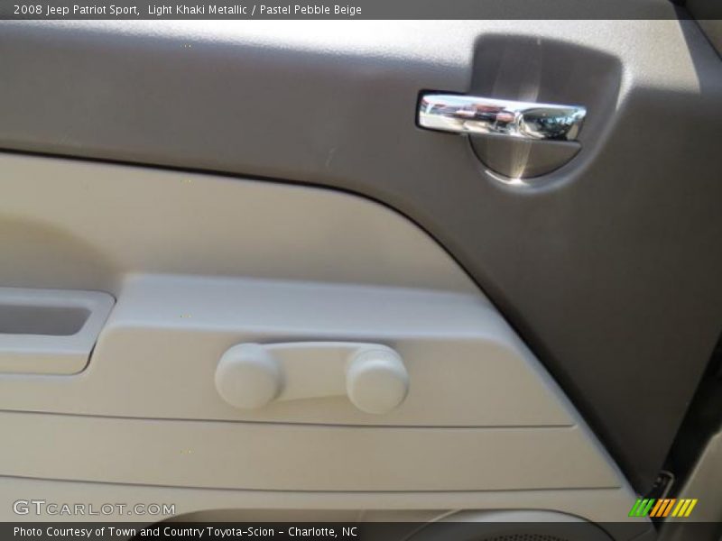 Light Khaki Metallic / Pastel Pebble Beige 2008 Jeep Patriot Sport