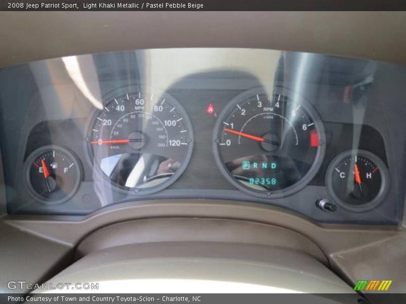 Light Khaki Metallic / Pastel Pebble Beige 2008 Jeep Patriot Sport