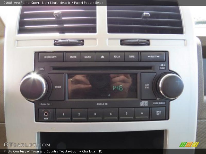 Light Khaki Metallic / Pastel Pebble Beige 2008 Jeep Patriot Sport