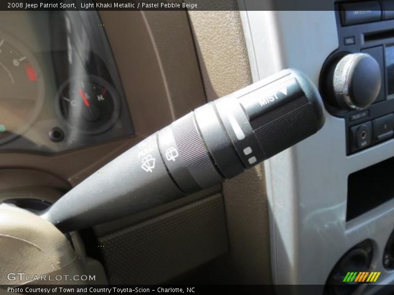 Light Khaki Metallic / Pastel Pebble Beige 2008 Jeep Patriot Sport