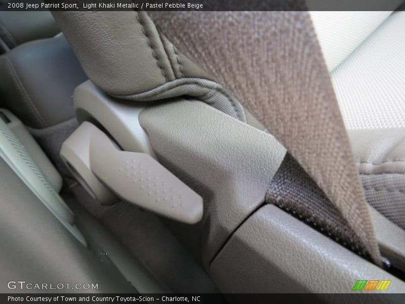 Light Khaki Metallic / Pastel Pebble Beige 2008 Jeep Patriot Sport