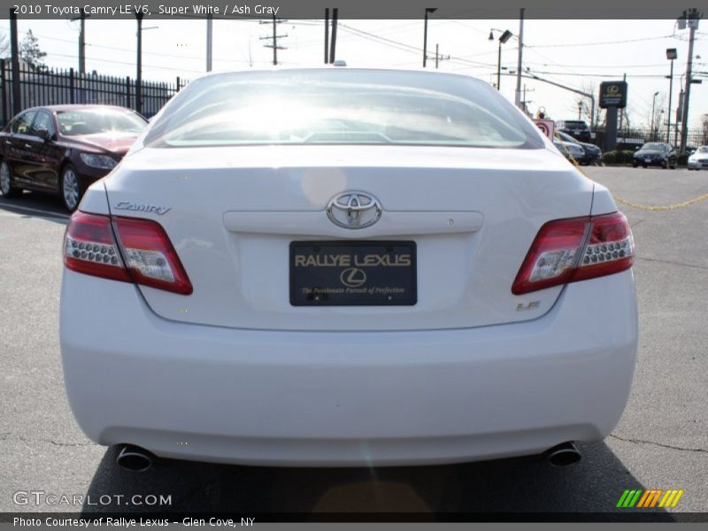 Super White / Ash Gray 2010 Toyota Camry LE V6