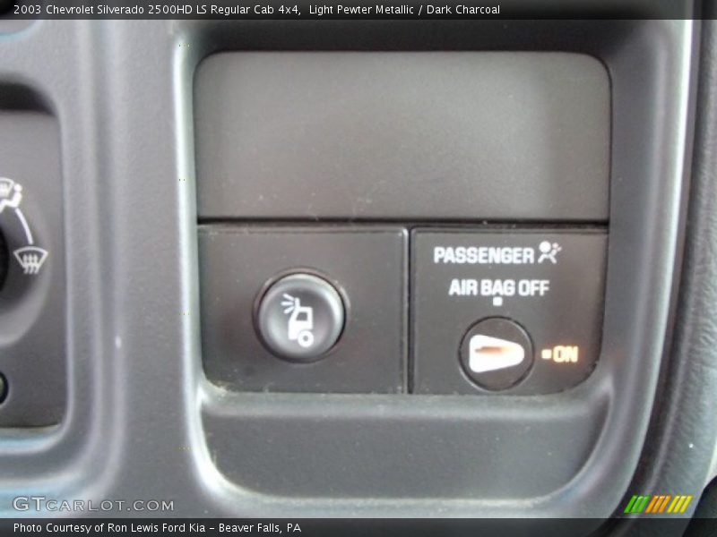 Light Pewter Metallic / Dark Charcoal 2003 Chevrolet Silverado 2500HD LS Regular Cab 4x4