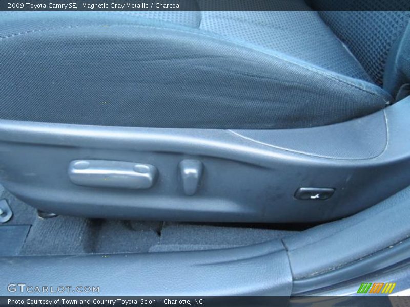 Magnetic Gray Metallic / Charcoal 2009 Toyota Camry SE