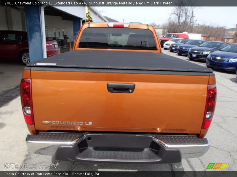 Sunburst Orange Metallic / Medium Dark Pewter 2005 Chevrolet Colorado LS Extended Cab 4x4