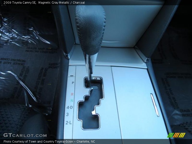 Magnetic Gray Metallic / Charcoal 2009 Toyota Camry SE