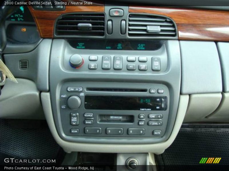 Sterling / Neutral Shale 2000 Cadillac DeVille Sedan