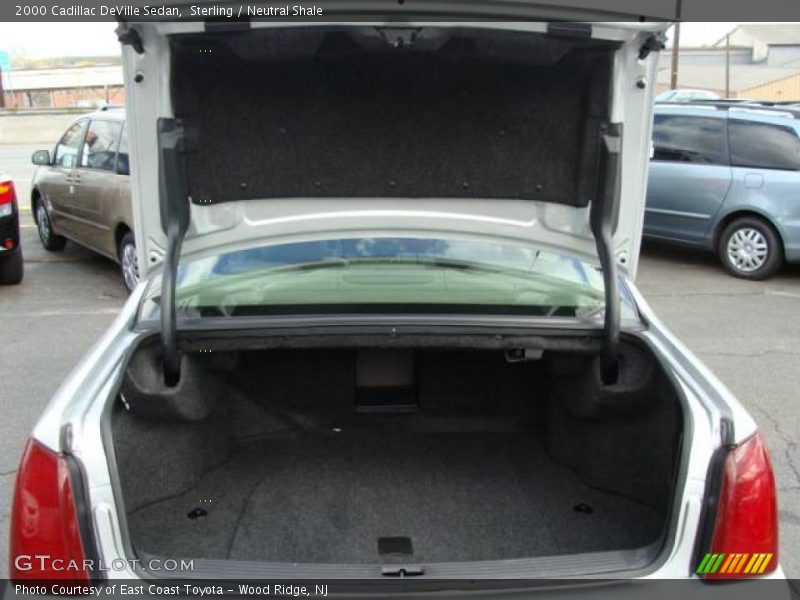 Sterling / Neutral Shale 2000 Cadillac DeVille Sedan