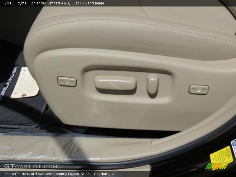 Black / Sand Beige 2013 Toyota Highlander Limited 4WD