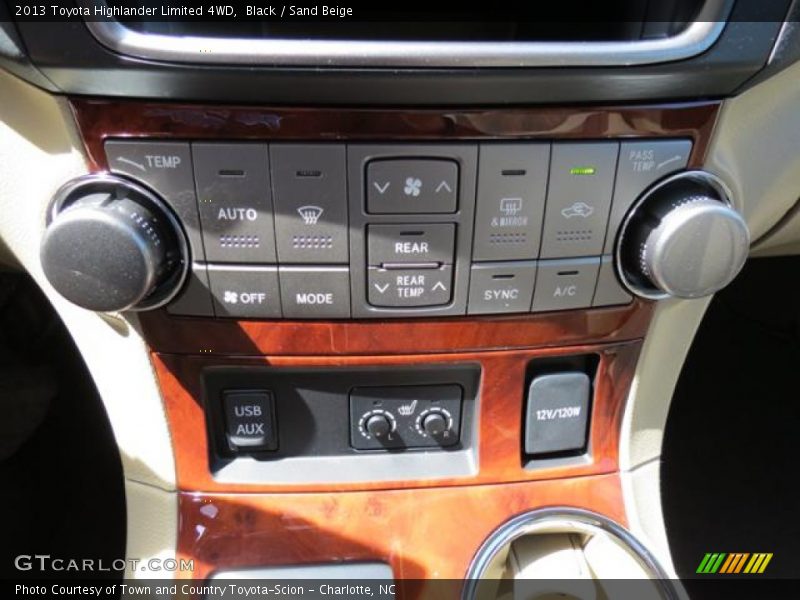 Black / Sand Beige 2013 Toyota Highlander Limited 4WD