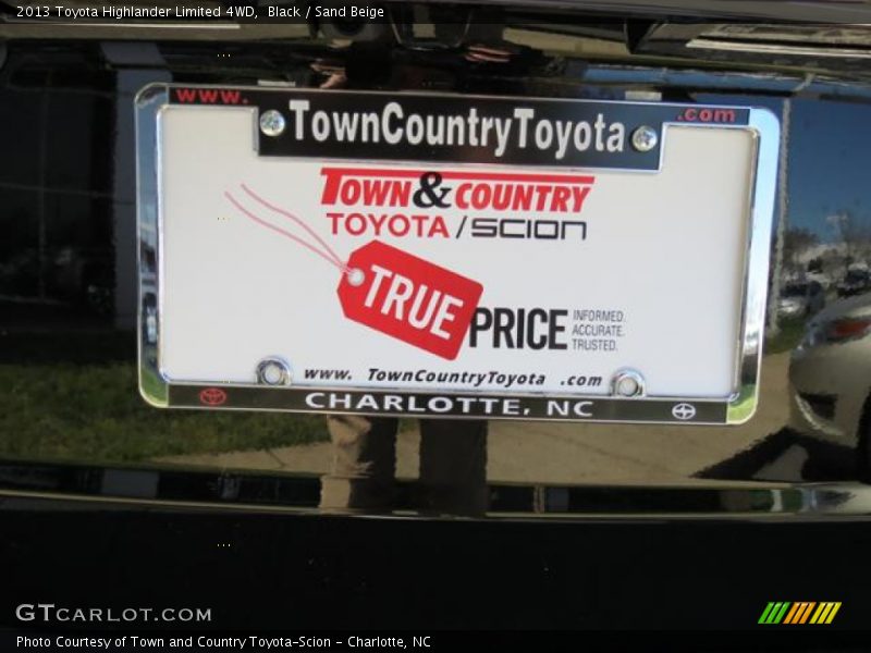 Black / Sand Beige 2013 Toyota Highlander Limited 4WD