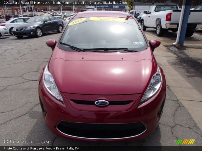 Bright Magenta Metallic / Charcoal Black/Blue Cloth 2011 Ford Fiesta SE Hatchback