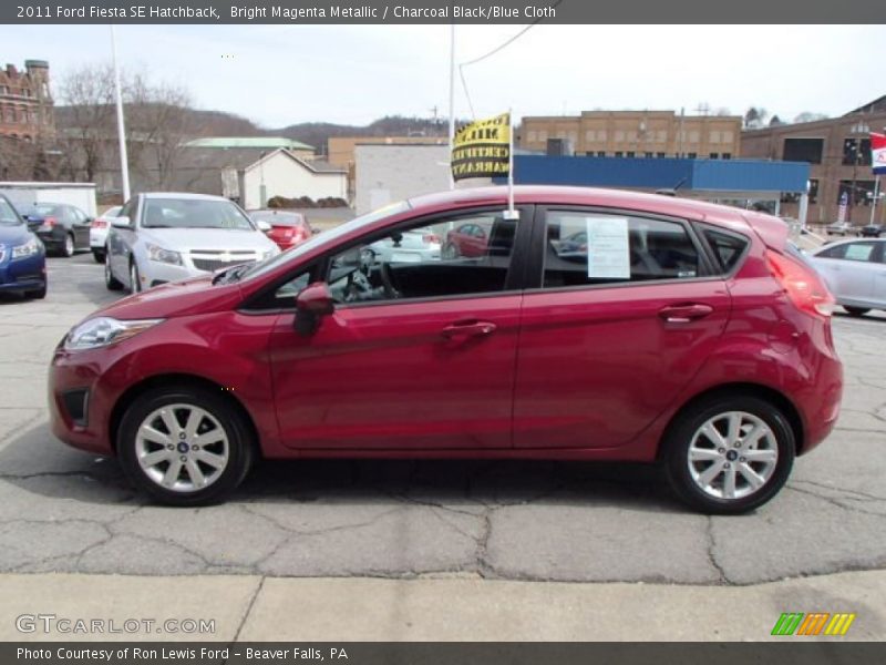 Bright Magenta Metallic / Charcoal Black/Blue Cloth 2011 Ford Fiesta SE Hatchback