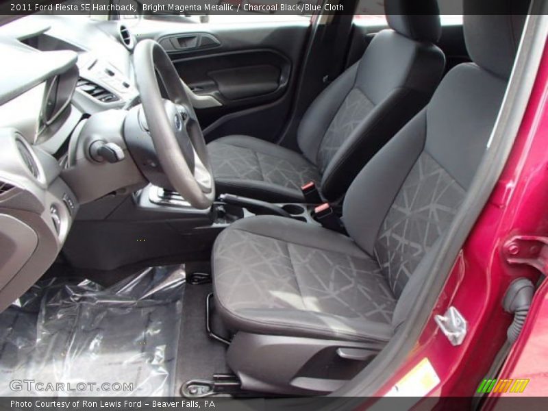 Bright Magenta Metallic / Charcoal Black/Blue Cloth 2011 Ford Fiesta SE Hatchback