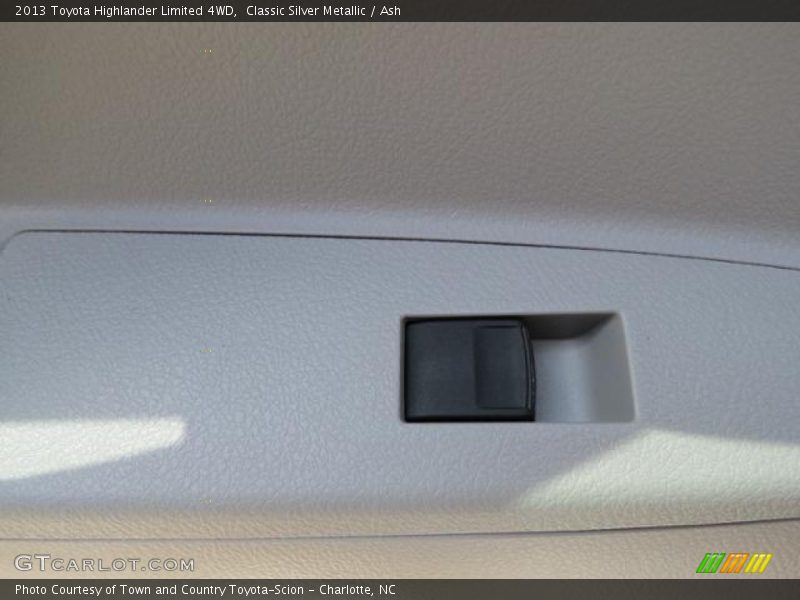 Classic Silver Metallic / Ash 2013 Toyota Highlander Limited 4WD