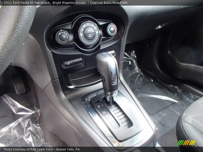 Bright Magenta Metallic / Charcoal Black/Blue Cloth 2011 Ford Fiesta SE Hatchback
