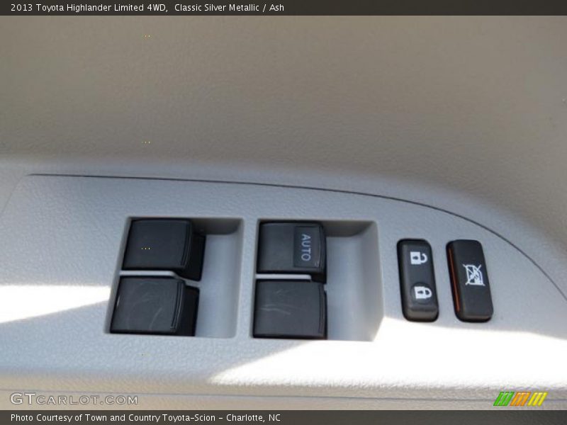 Classic Silver Metallic / Ash 2013 Toyota Highlander Limited 4WD