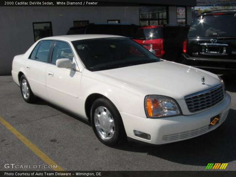White Diamond / Pewter 2000 Cadillac DeVille Sedan