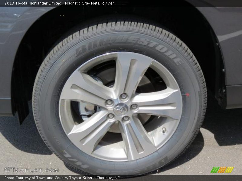 Magnetic Gray Metallic / Ash 2013 Toyota Highlander Limited