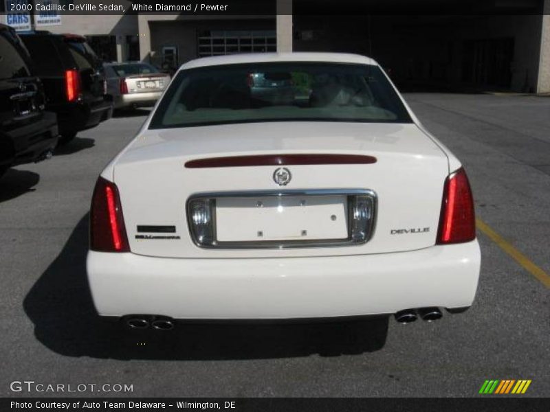 White Diamond / Pewter 2000 Cadillac DeVille Sedan