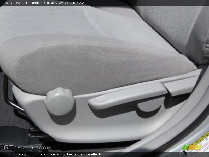 Classic Silver Metallic / Ash 2013 Toyota Highlander