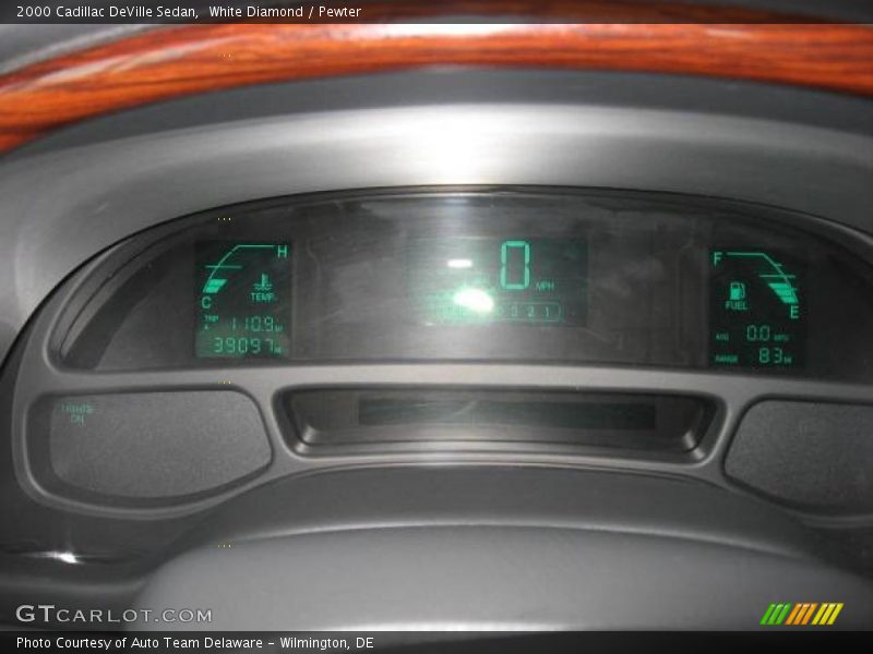 White Diamond / Pewter 2000 Cadillac DeVille Sedan
