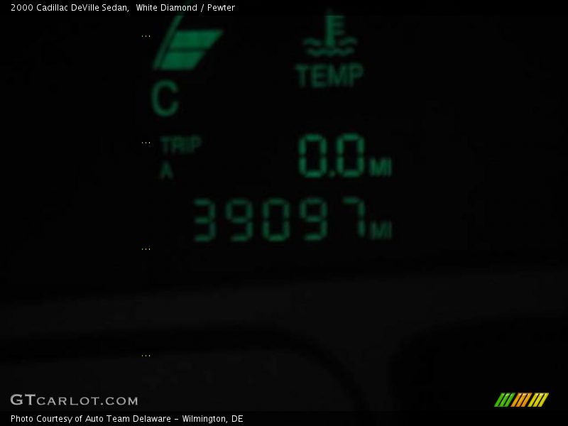 White Diamond / Pewter 2000 Cadillac DeVille Sedan