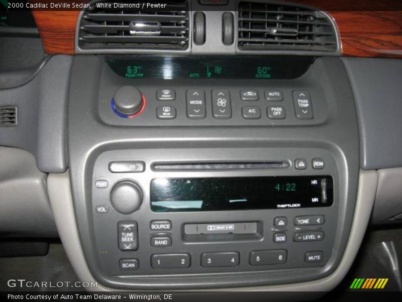 White Diamond / Pewter 2000 Cadillac DeVille Sedan