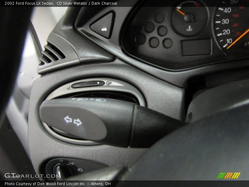 CD Silver Metallic / Dark Charcoal 2002 Ford Focus LX Sedan