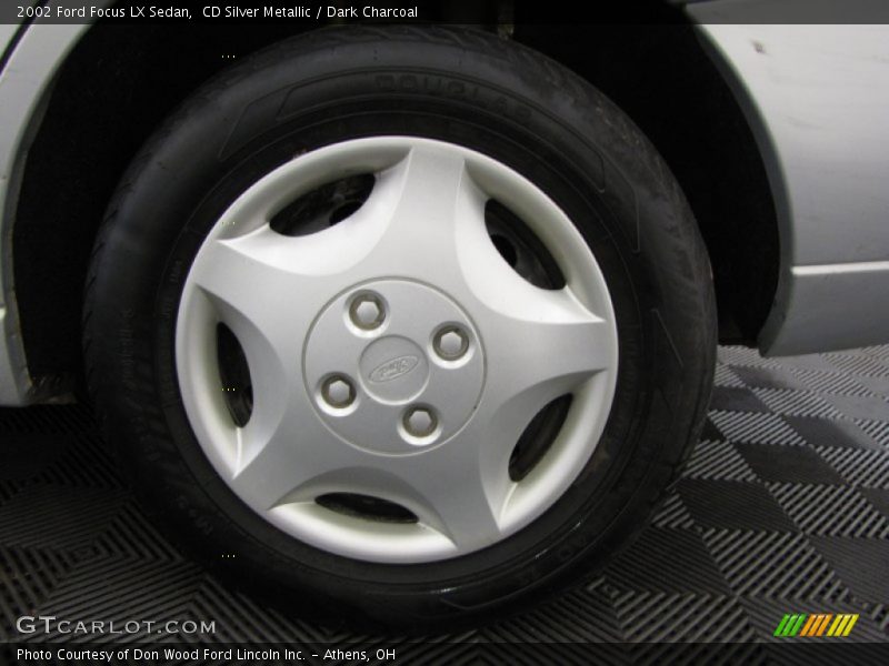 CD Silver Metallic / Dark Charcoal 2002 Ford Focus LX Sedan