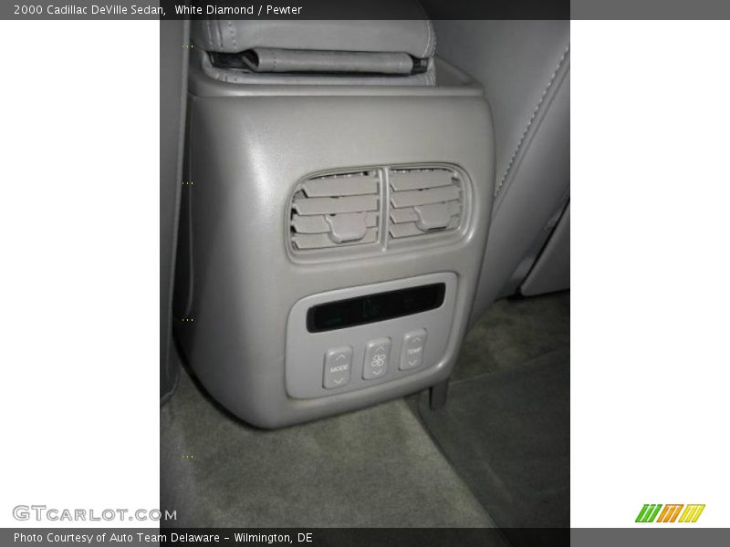 White Diamond / Pewter 2000 Cadillac DeVille Sedan