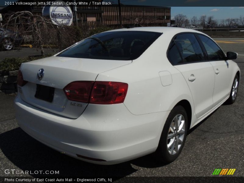 Candy White / Titan Black 2011 Volkswagen Jetta SE Sedan