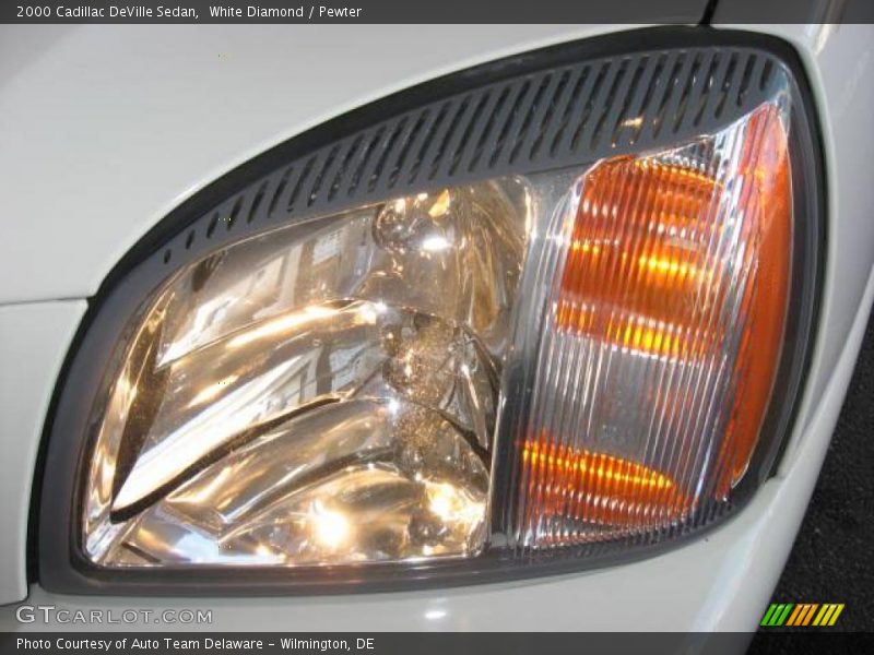 White Diamond / Pewter 2000 Cadillac DeVille Sedan