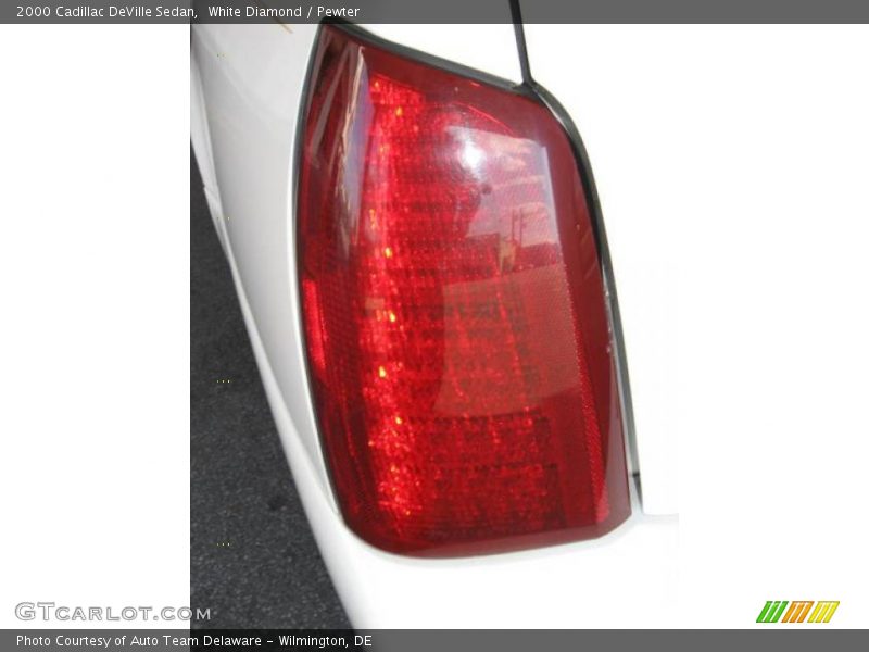 White Diamond / Pewter 2000 Cadillac DeVille Sedan