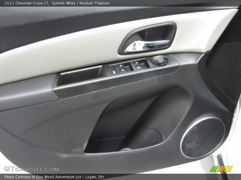 Summit White / Medium Titanium 2011 Chevrolet Cruze LT