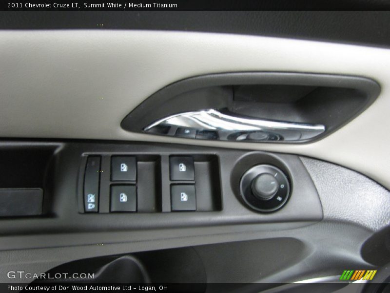 Summit White / Medium Titanium 2011 Chevrolet Cruze LT