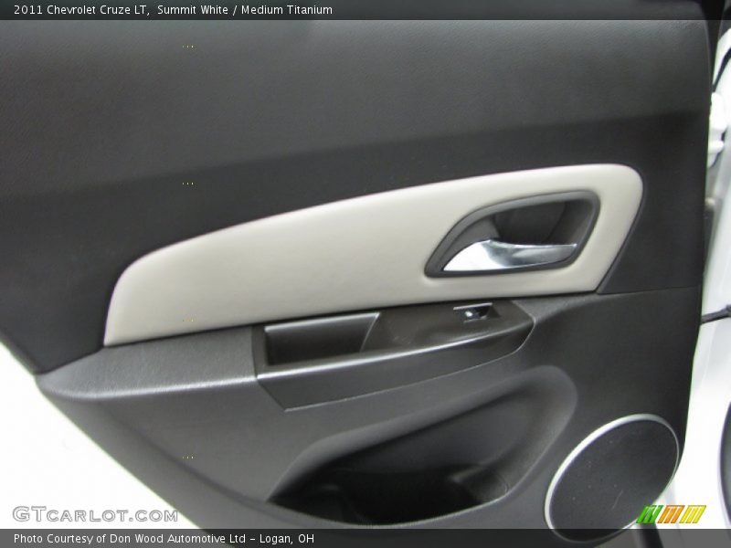 Summit White / Medium Titanium 2011 Chevrolet Cruze LT