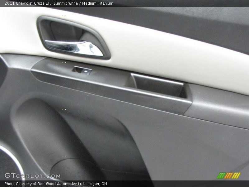 Summit White / Medium Titanium 2011 Chevrolet Cruze LT