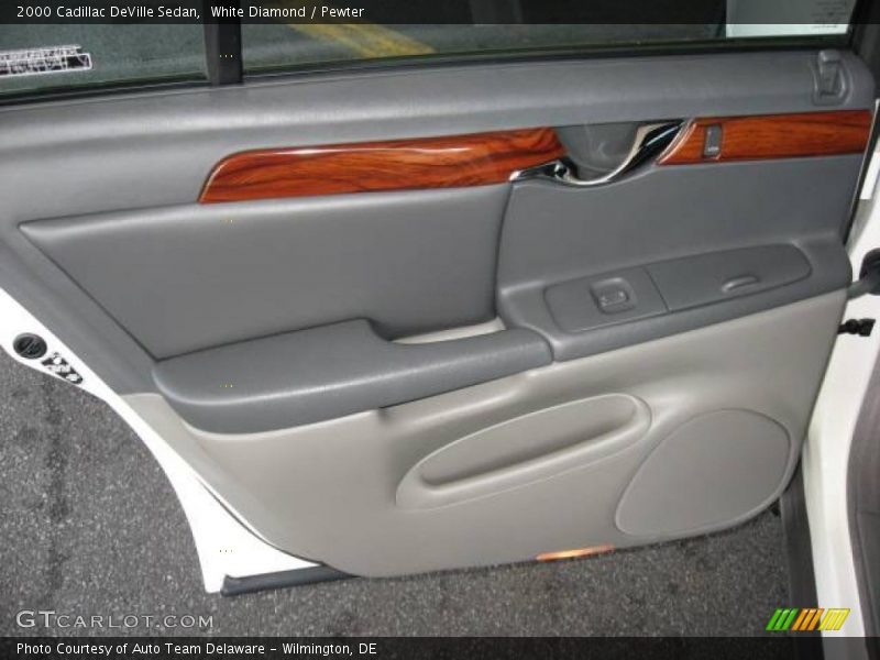 White Diamond / Pewter 2000 Cadillac DeVille Sedan