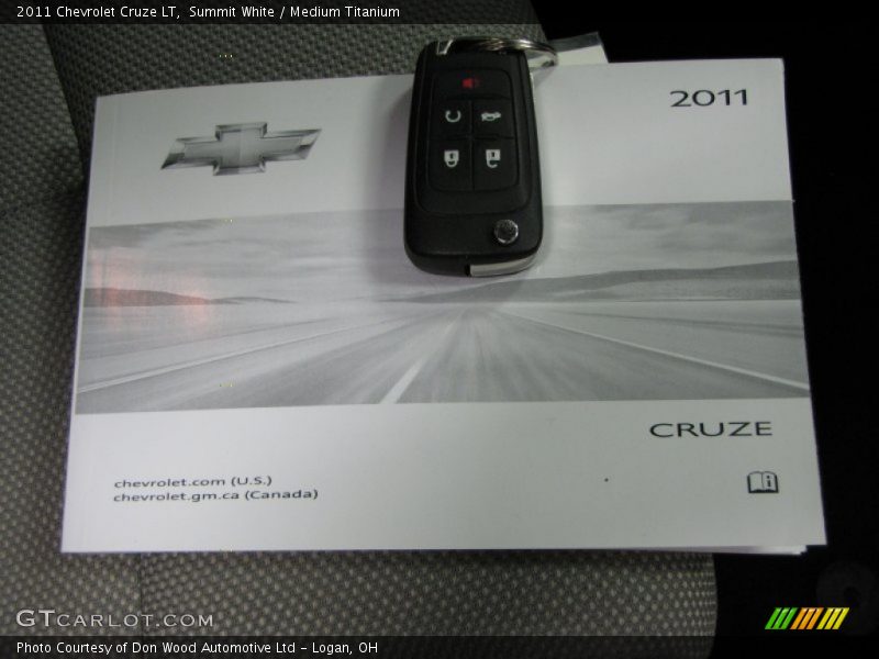 Summit White / Medium Titanium 2011 Chevrolet Cruze LT