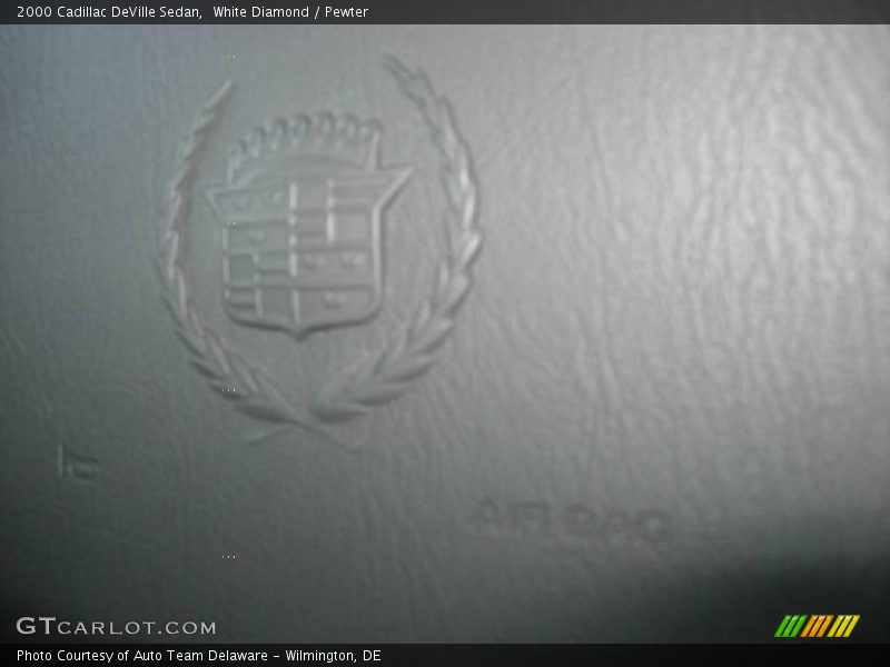 White Diamond / Pewter 2000 Cadillac DeVille Sedan
