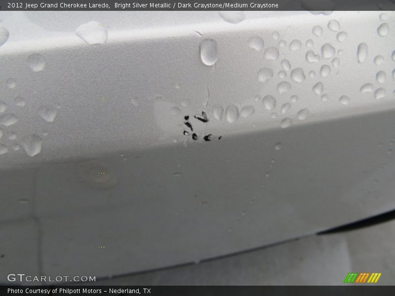 Bright Silver Metallic / Dark Graystone/Medium Graystone 2012 Jeep Grand Cherokee Laredo